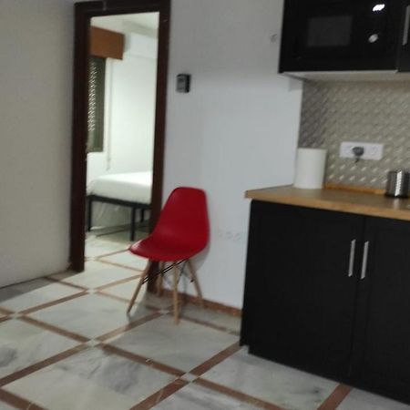 Convenient Rooms - Ferry, Train & Bus Station - Algeciras Exterior foto