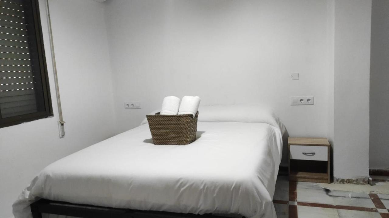 Convenient Rooms - Ferry, Train & Bus Station - Algeciras Exterior foto